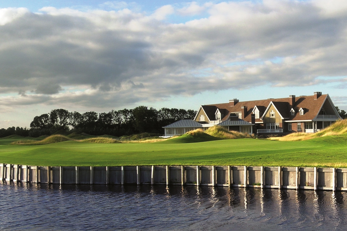 Sharkey Leisure Fit-out and Bespoke Manufacturing - The Dutch - Clubhouse Exterior